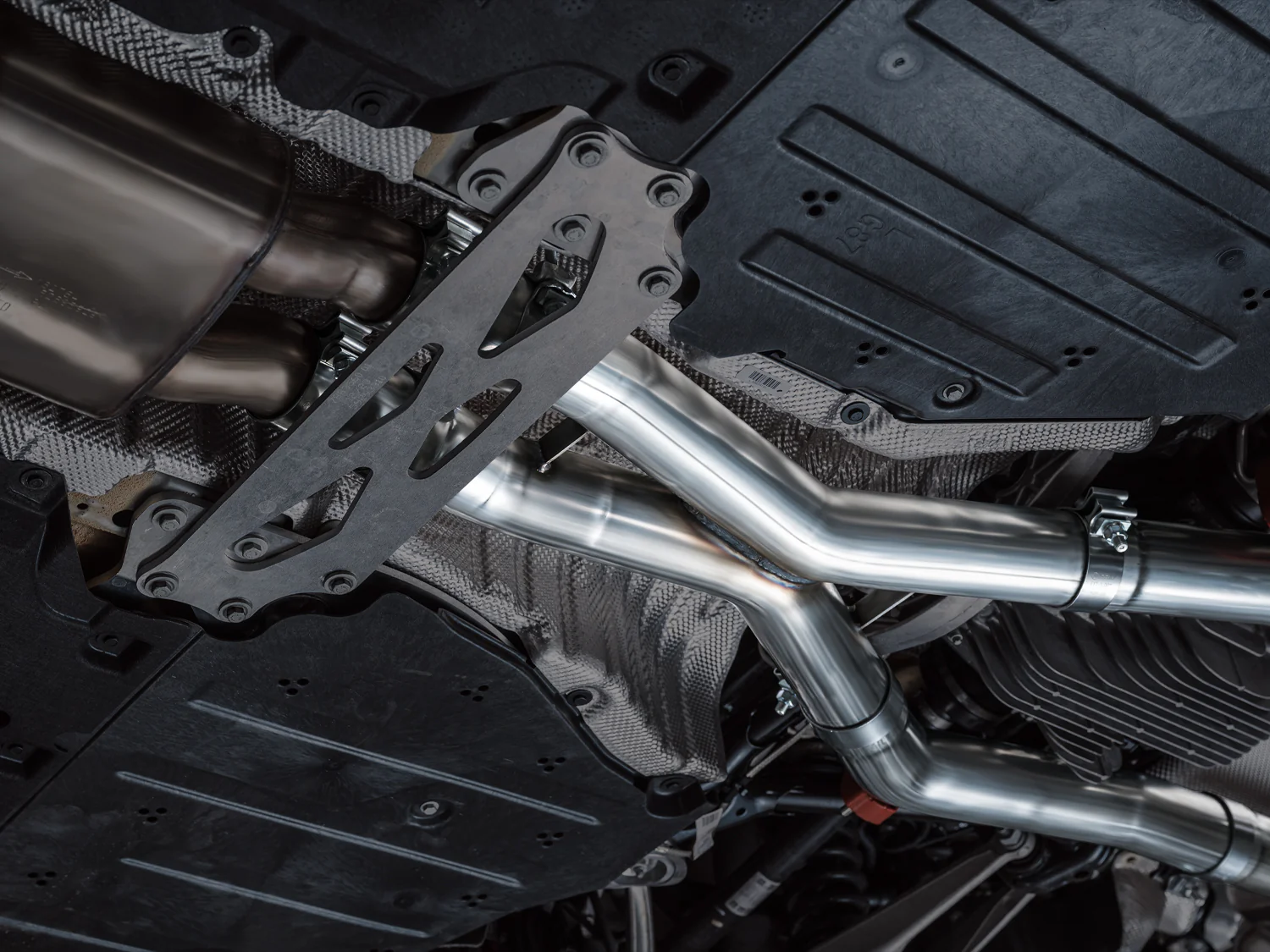 AWE Exhaust Suite for G87 BMW M2 - Image 37