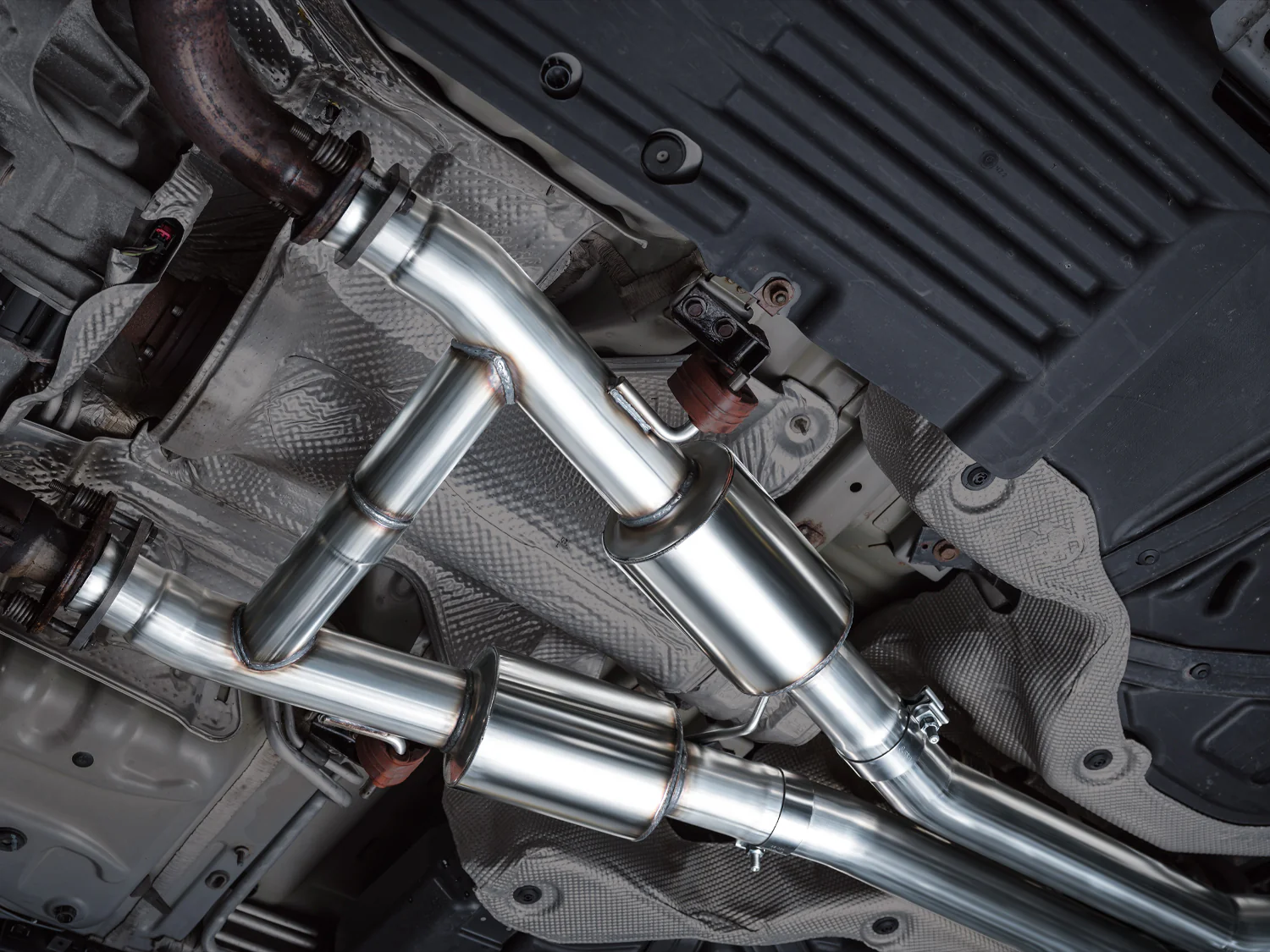 AWE Exhaust Suite for WD Dodge Durango 3.6 / 5.7 - Image 44