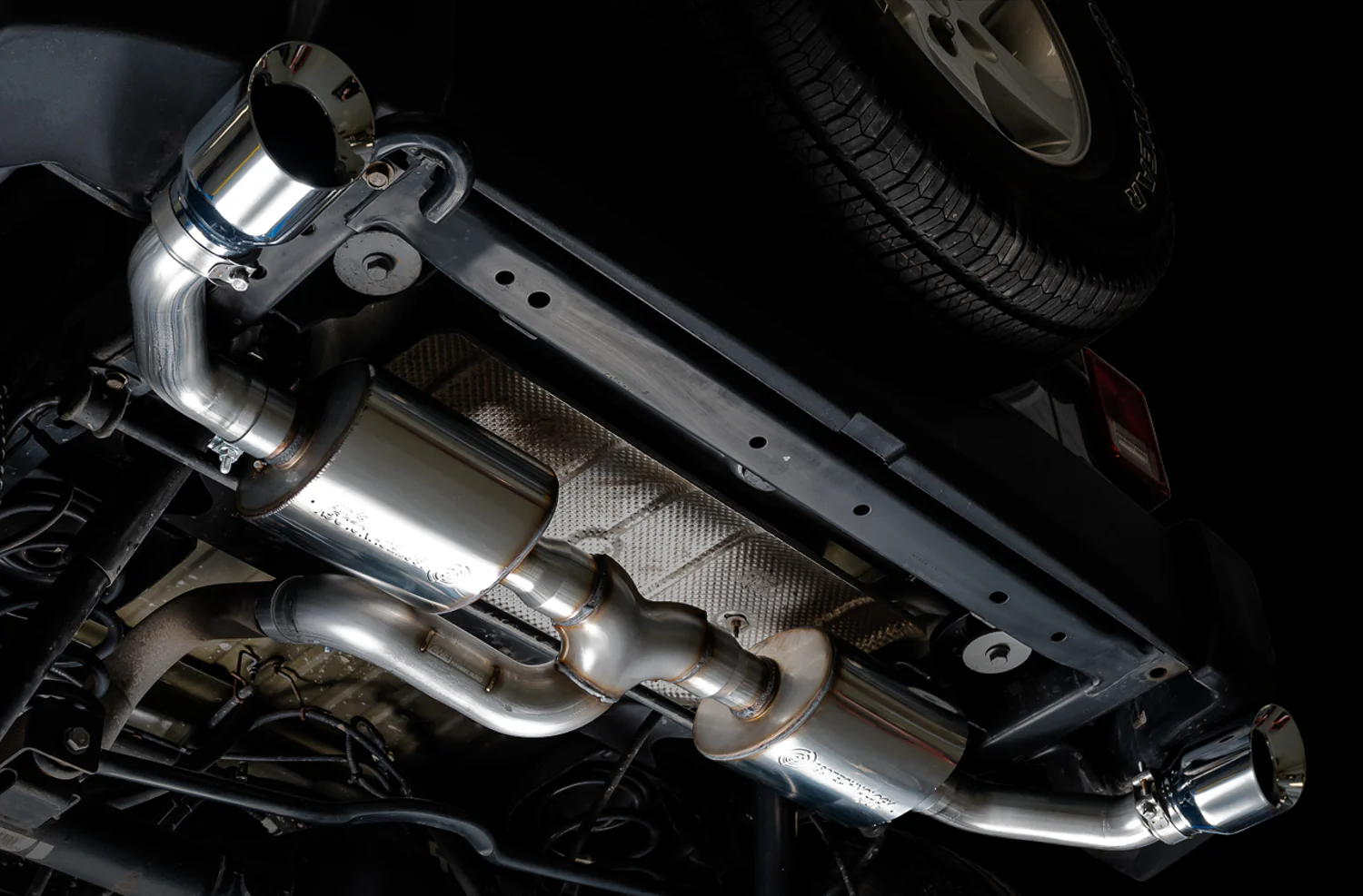 AWE Exhaust Suite for the Jeep JK/JKU Wrangler - Image 17